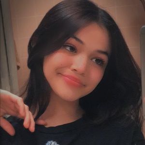 Meet your Posher, Alejandra